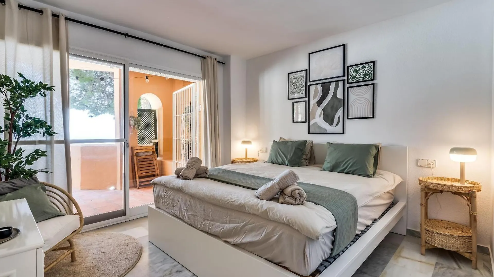 Heerlijk Appartement Met Uitzicht Op Zee Sitio de Calahonda Spain